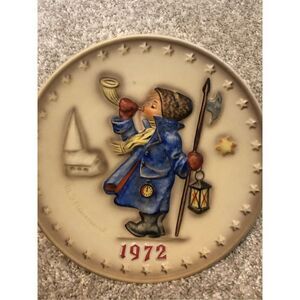 W. Goebel-Porzellanfabrik Hand Painted M.J. Hummel 2nd Annual Plate 1972 Vintage